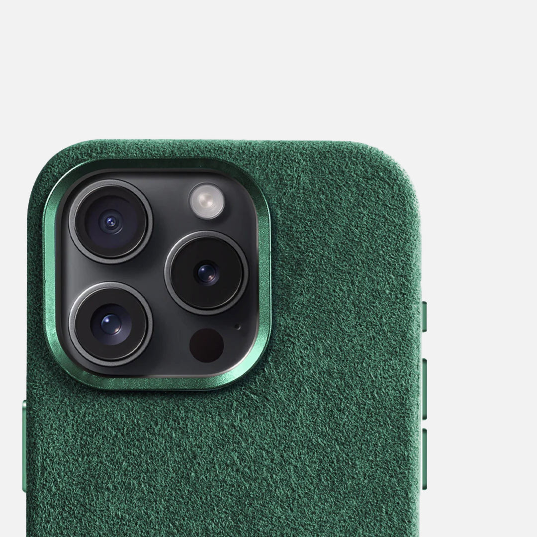 Alcantara Case - iPhone 15 - Forest Green Edition