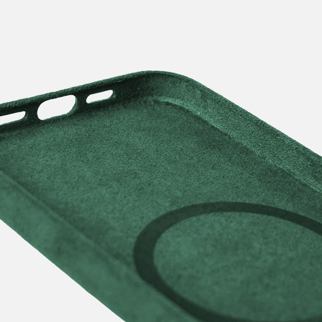 Alcantara Case - iPhone 15 - Forest Green Edition