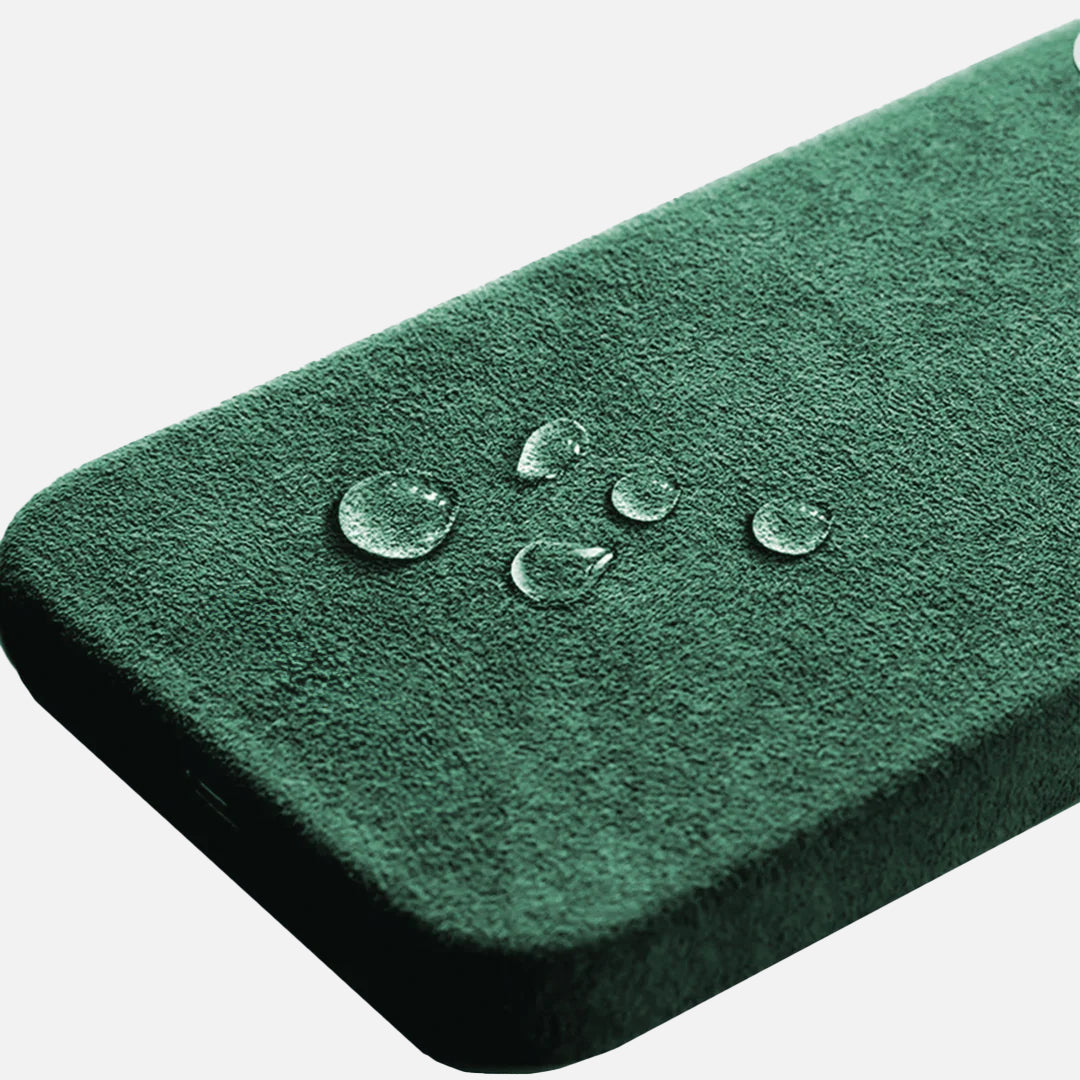 Alcantara Case - iPhone 15 - Forest Green Edition