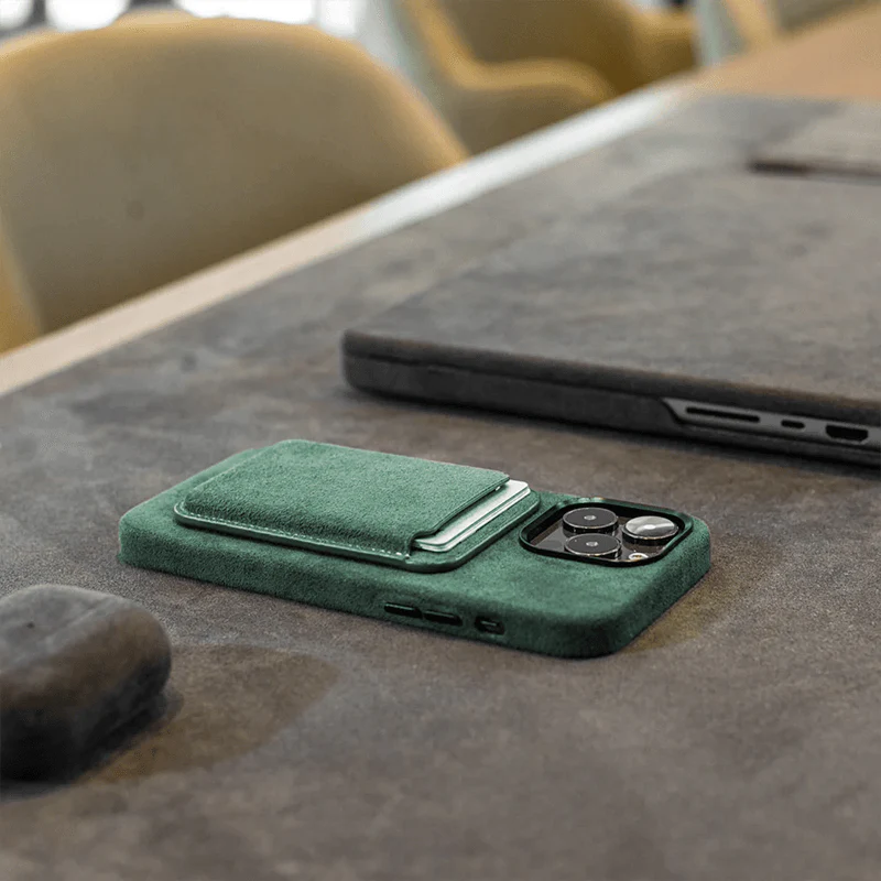 Alcantara MagSafe Wallet - Forest Green Edition